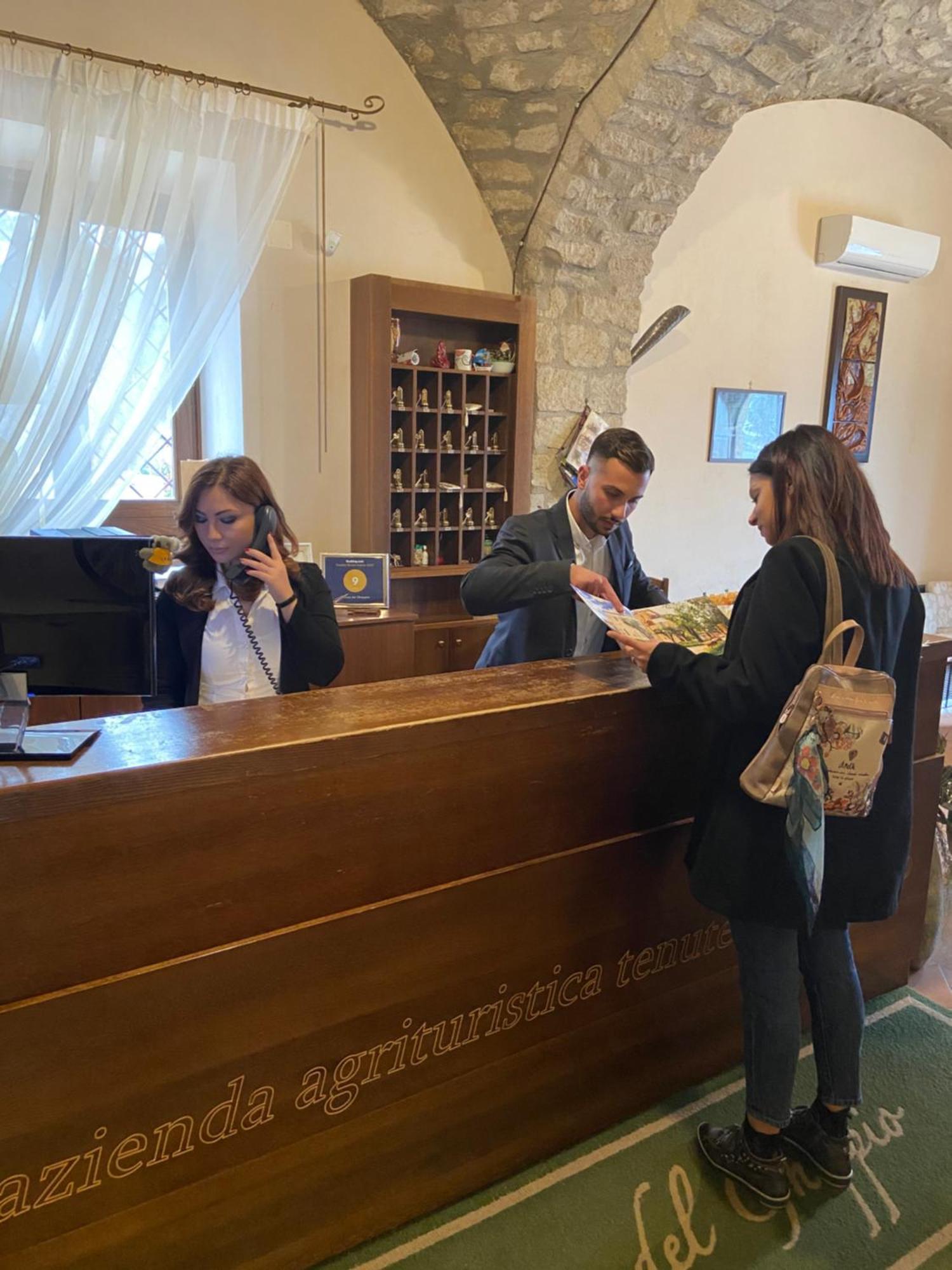 Tenute Del Gheppio Dugenta Buitenkant foto